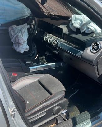 SEDILI 2021 MERCEDES-BENZ GLB 200D 4MATIC