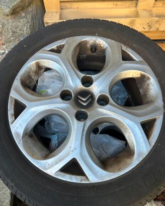 Cerchi con gomme estive Citroën C3