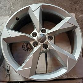 Cerchi lega originale Audi Q3 s.line misura 19