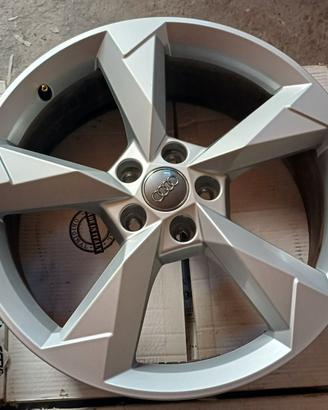 Cerchi lega originale Audi Q3 s.line misura 19