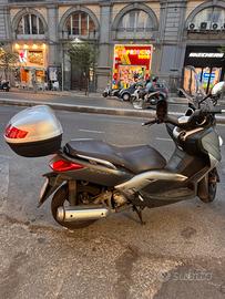 YAMAHA XMAX 250