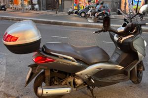 YAMAHA XMAX 250