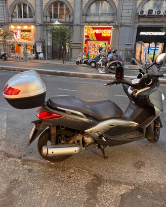 YAMAHA XMAX 250