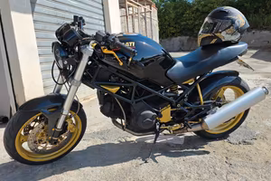 ducati monster 750