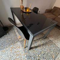 TAVOLO VETRO NERO LUCIDO BASE FERRO