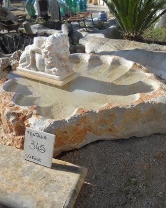 Fontana con vasca in Pietra con fontana a riciclo