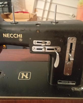 Macchina da cucire Necchi serie nova