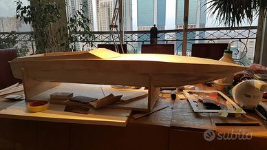 Motoscafo da costruire in legno tipo Apache 110cm