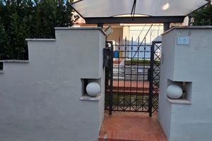 Villa bifamiliare indipendente