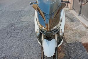XMAX 400