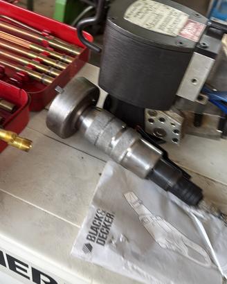 Smussatrice pneumatica per metslli