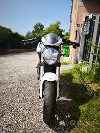 Ducati Monster 696 depotenziata