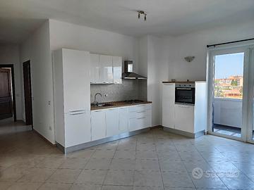 Oristano centro ampio trivano arredato 
