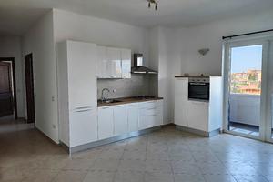 Oristano centro ampio trivano arredato 