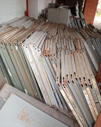 Scaffalatura per negozio ricambi 500/700 mt linear