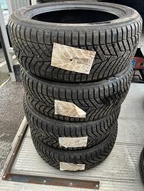 235 50 19 invernali Yokohama del 2024