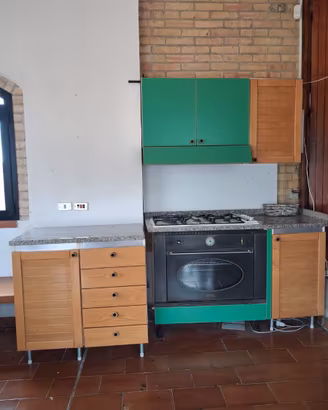 Cucina completa di elettrodomestici