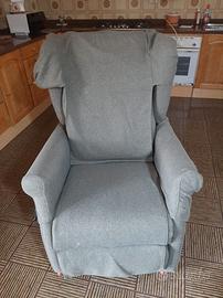 Poltrona relax reclinabile, sfoderabile, lavabile.