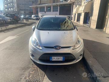 FIESTA 2009 GPL  TITANIUM   77000 KM