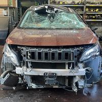 RICAMBI Peugeot 3008 II 1.6 88kW 120Cv BH01 2016