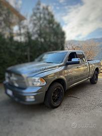 Dodge ram 1500 hemi laramie