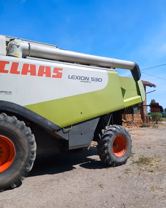 mietitrebbia claas 530