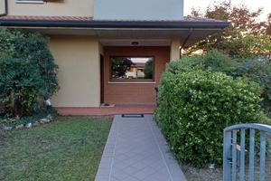 CASA A SCHIERA 210 MQ DI TESTA (Locatore)