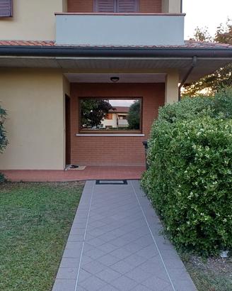 CASA A SCHIERA 210 MQ DI TESTA (Locatore)