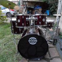 batteria Dixon con rullante Ludwig, aste e pedali