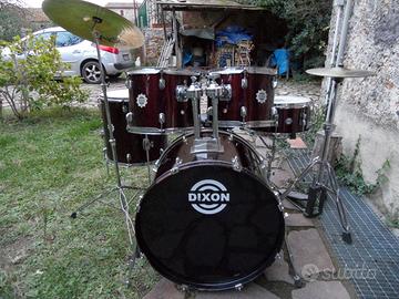 batteria Dixon con rullante Ludwig, aste e pedali