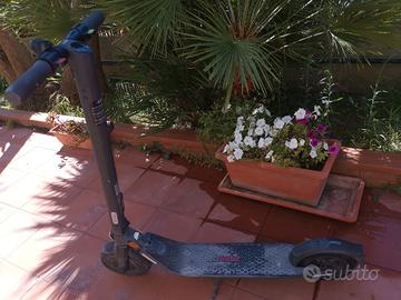 Monopattino Elettrico Segway E22E