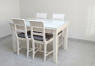 Tavolo e sedie Scavolini
