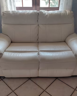 divano in vera pelle 