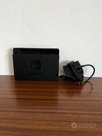 Nintendo Switch V1 (No Joy-Con) + Dock e FIFA 18