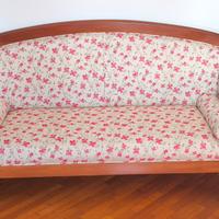 divano stile classico.