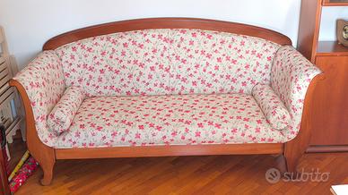 divano stile classico.