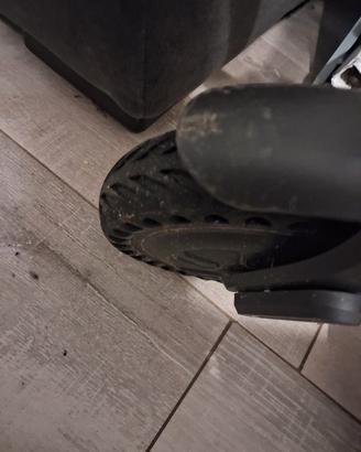 monopattino xiaomi-ruote piene antiforatura