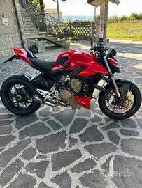 Ducati streetfighter v4 akrapovic