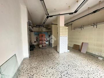NEGOZIO A NAPOLI