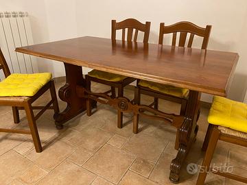 Tavolo legno massello con 4 sedie