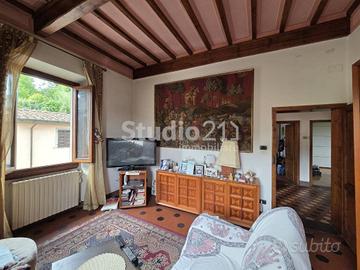 Appartamento di 110 m² con 4 locali a Reggello