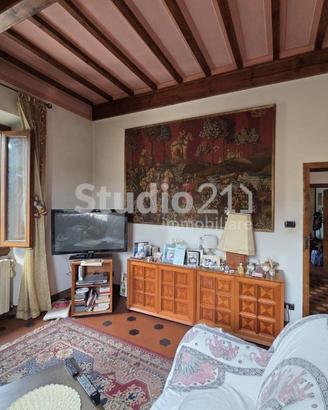 Appartamento di 110 m² con 4 locali a Reggello