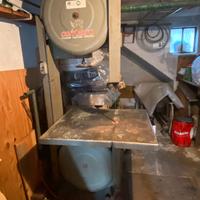 Taglia legna a nastro