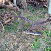 Attrezzi Agricoli molto vecchi 