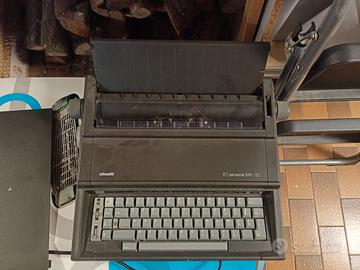 Macchina da scrivere Olivetti 