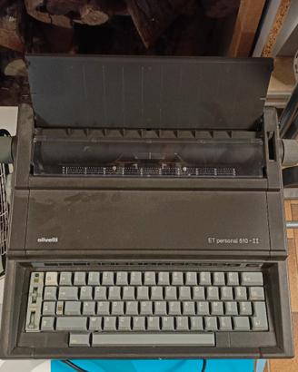 Macchina da scrivere Olivetti 