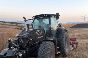 Trattore agricolo pari al nuovo  ( 550 ore)