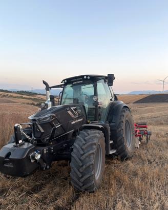 Trattore agricolo pari al nuovo  ( 550 ore)
