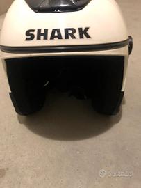 casco shark aperto