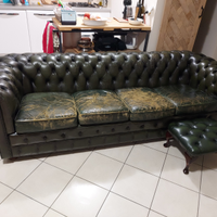 Divano chesterfield